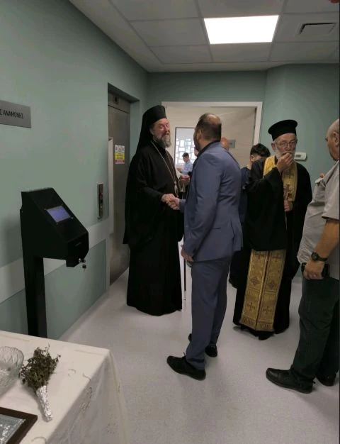 Στα εγκαίνια της Οφθαλμολογικής του ΑΧΕΠΑ · 01